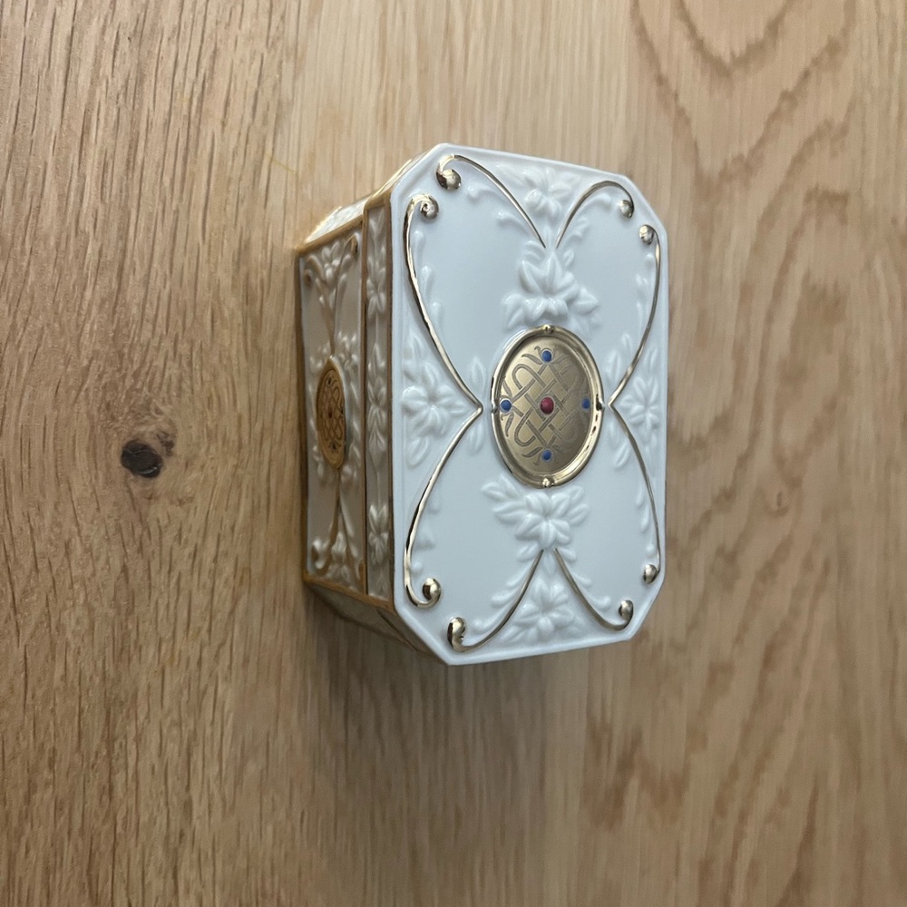Lenox White and Gold Candle Holder